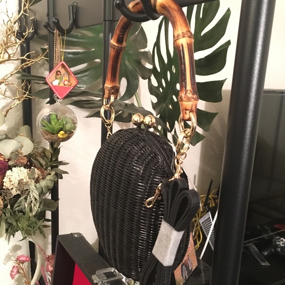 ⭐️ SOLD ⭐️ Anthropologie wicker crossbody bag - Picture 2 of 7